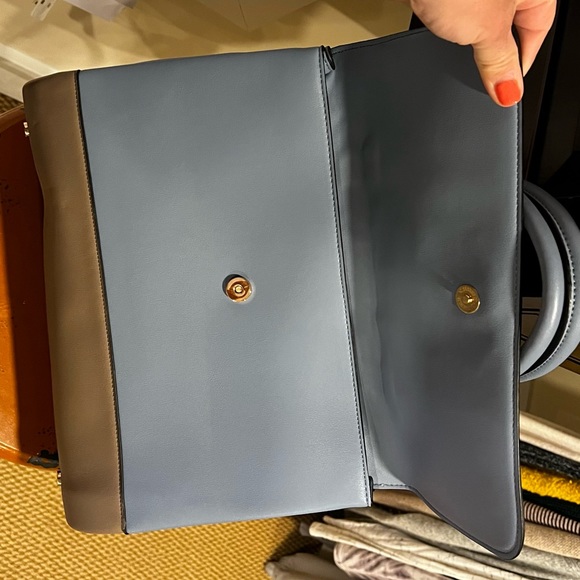 Beautiful notebook convertible shoulder handbag. - Picture 5 of 6